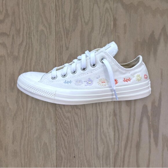 Converse Chuck Taylor All Star Low Top White Floral Embroidered Sneakers 8 - Picture 4 of 12